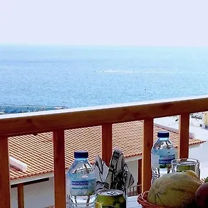 ocean-view-apartment-over-los-cristianos-playa-las-vistas.in-canary-islands.com/